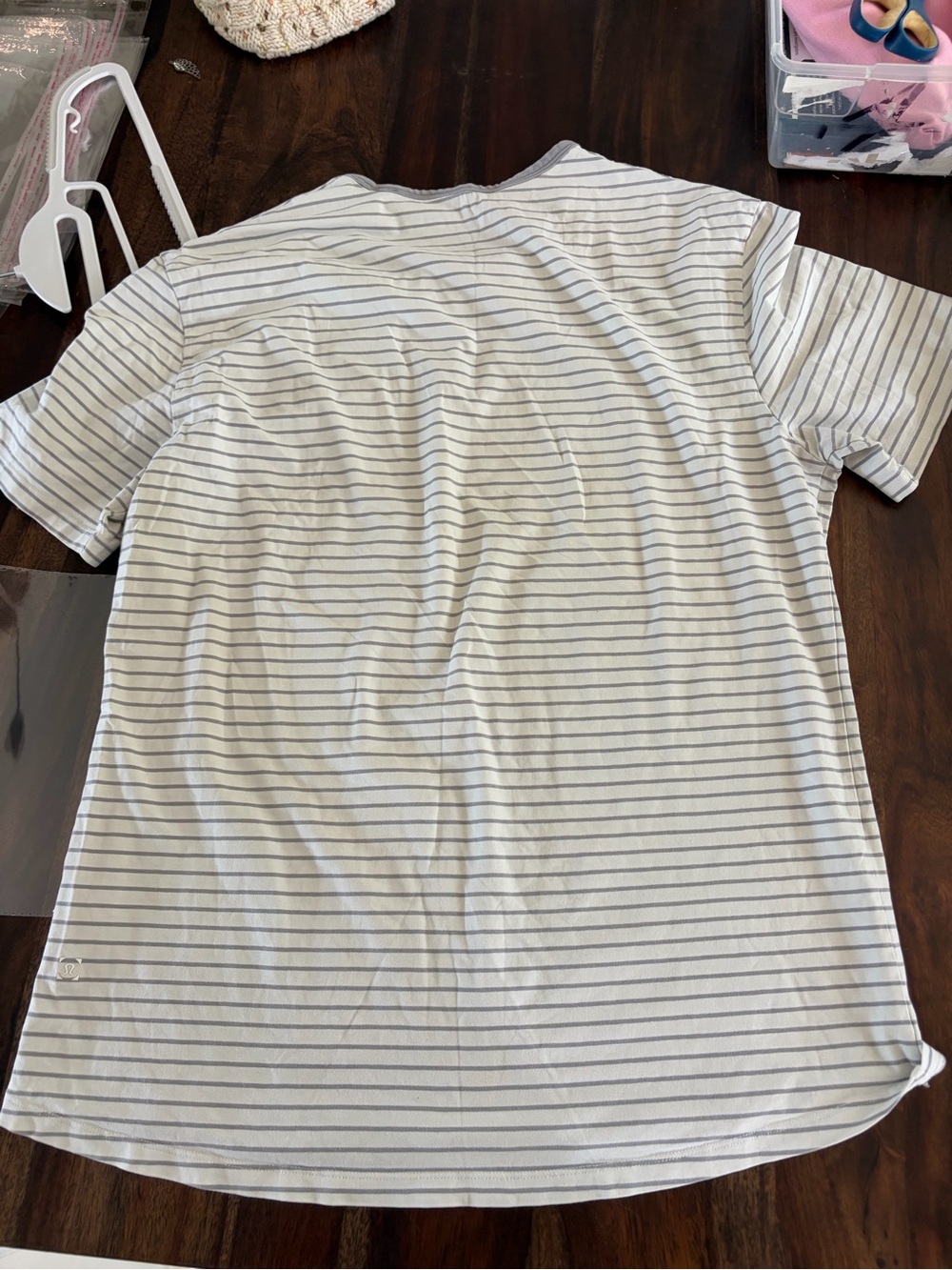 Men’s Large lululemon crew neck top